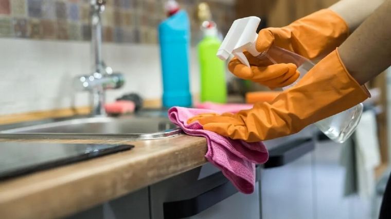 Empleadas domésticas: cuánto cobrarán tras el aumento de abril y mayo