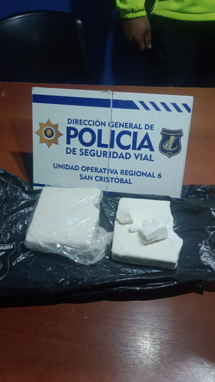 LA DIRECCIÓN GENERAL DE POLICÍA DE SEGURIDAD VIAL SECUESTRÓ DROGA A LA PASAJERA DE UN REMIS