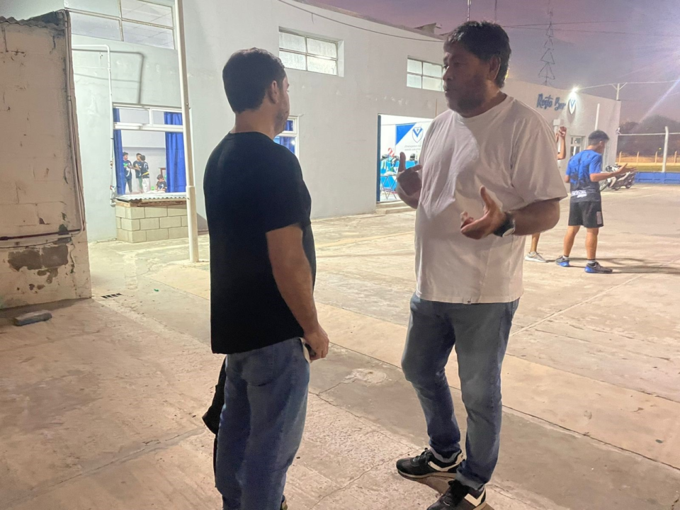 Hugo Morel visitó el club Peñarol