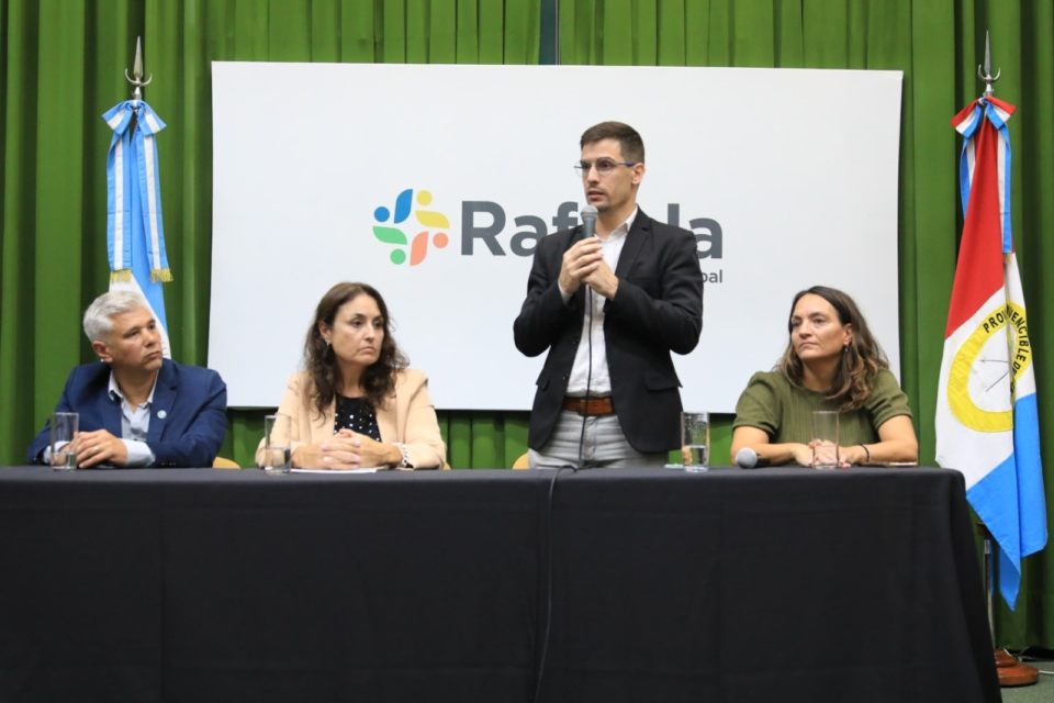Con el objetivo de potenciar el ADN emprendedor, el Intendente presentó Rafaela Emprende 2024