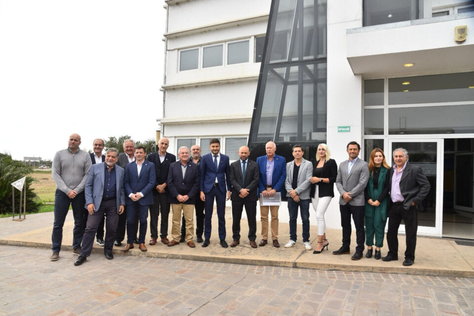 Pullaro: “Impulsamos políticas que aceiten el engranaje del inmenso potencial productivo de Santa Fe”