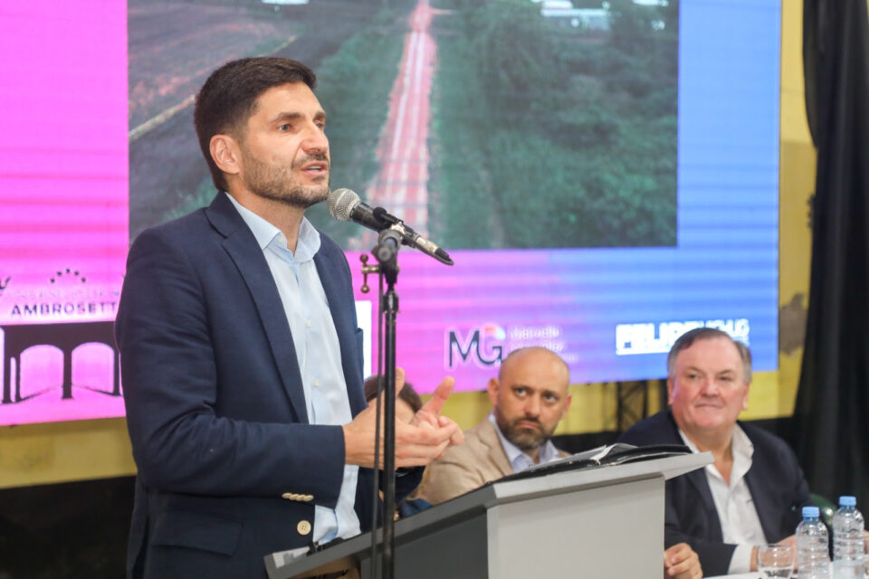 Pullaro recorrió el departamento San Cristóbal con eje en mejoras viales y productivas