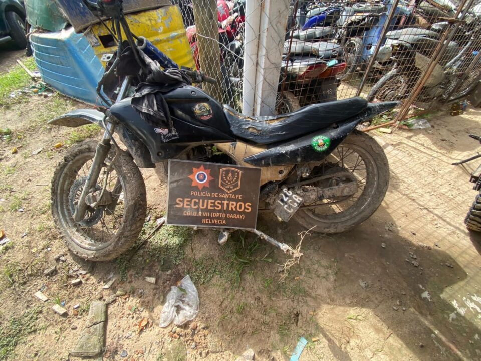 HELVECIA: HALLAMOS UNA MOTOCICLETA CON PEDIDO DE SECUESTRO POR ROBO