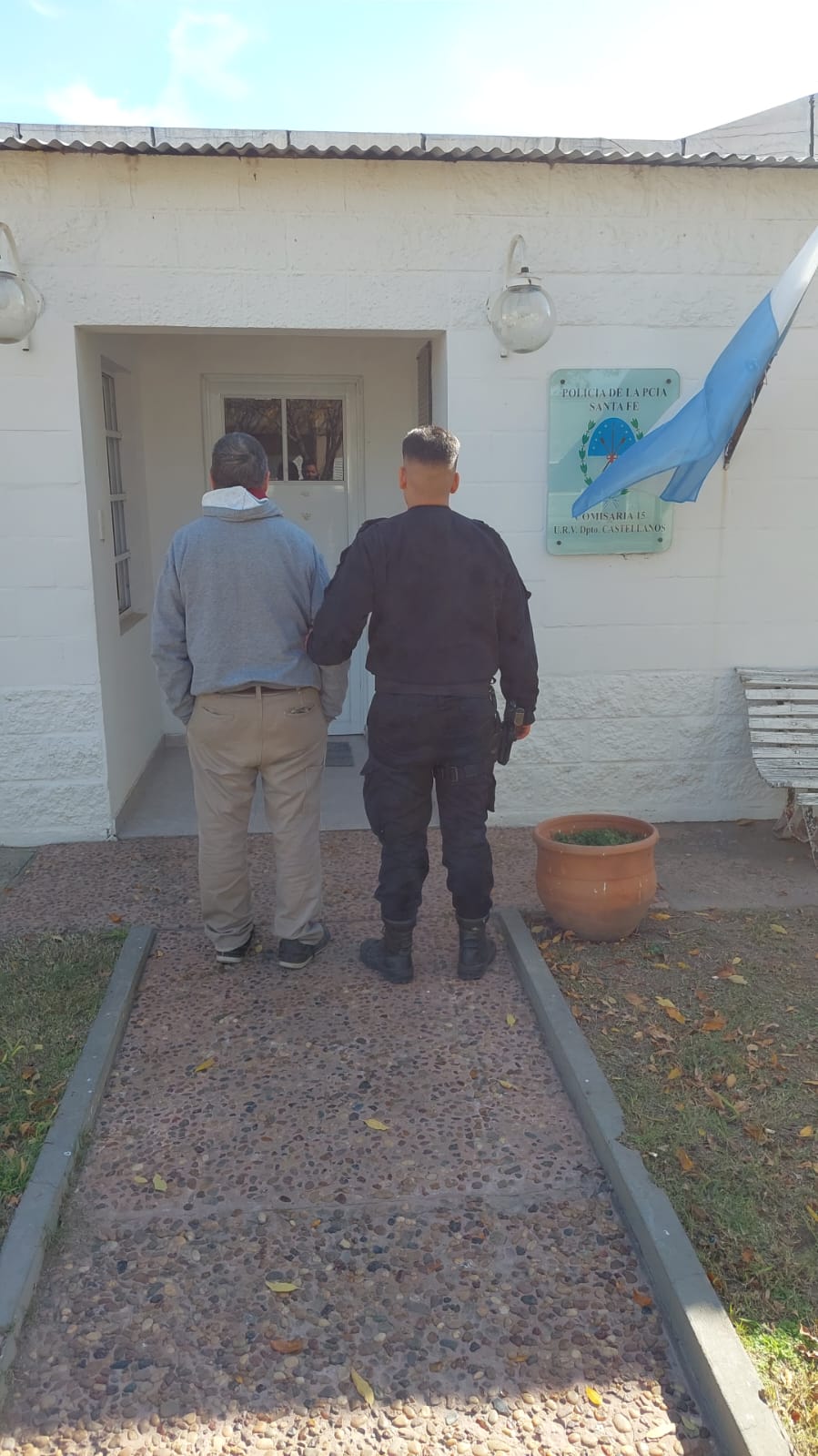 Rafaela DETENCIÓN DE UN HOMBRE