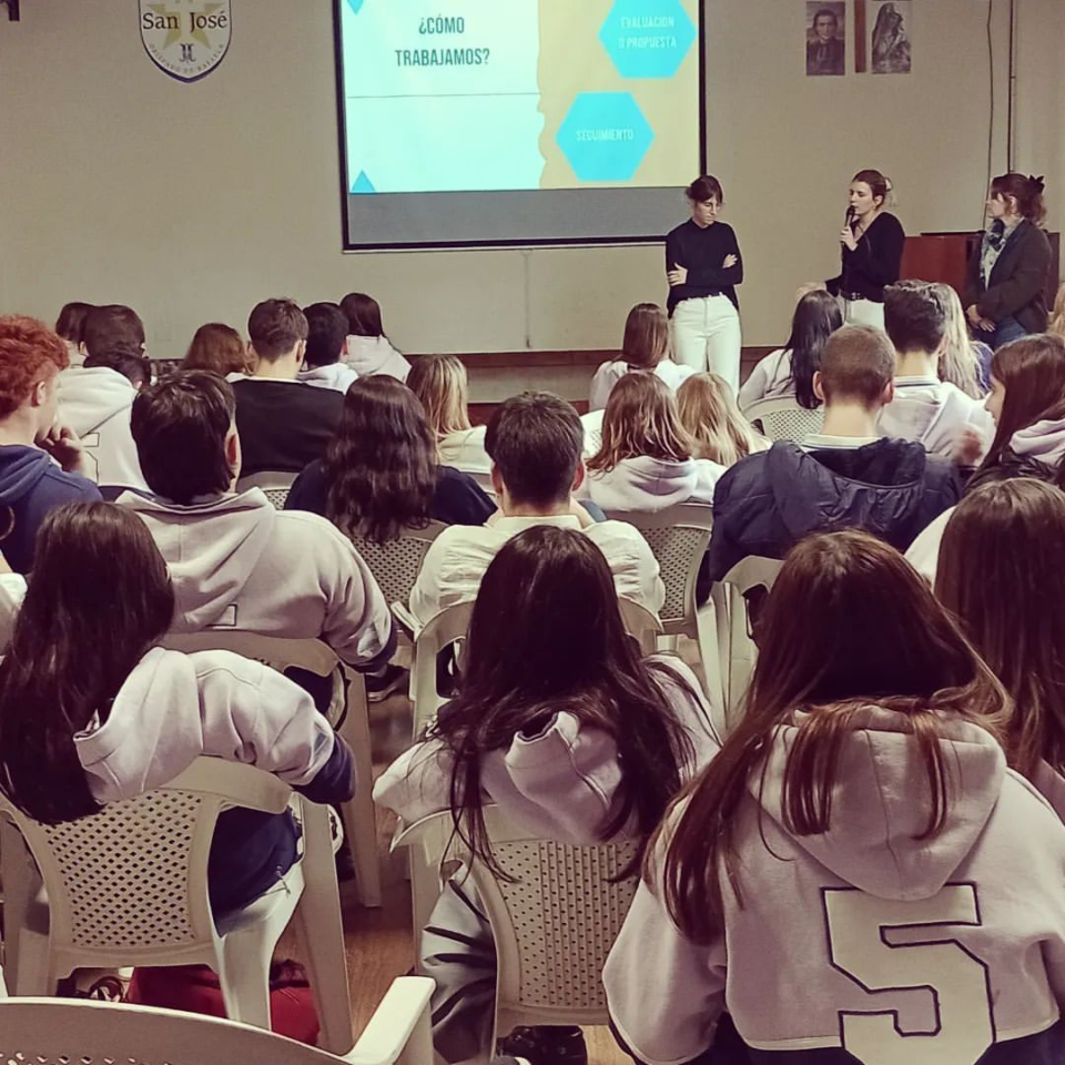Taller sobre Prevención de Consumos Problemáticos en Colegio San José
