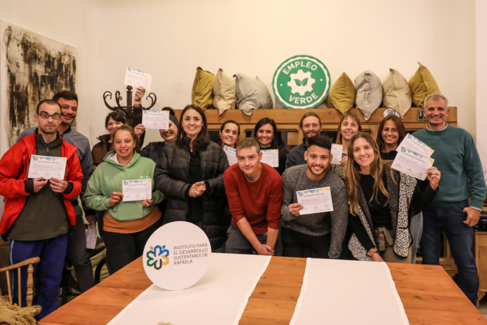 Finalizó el curso de restauración y reciclado de muebles