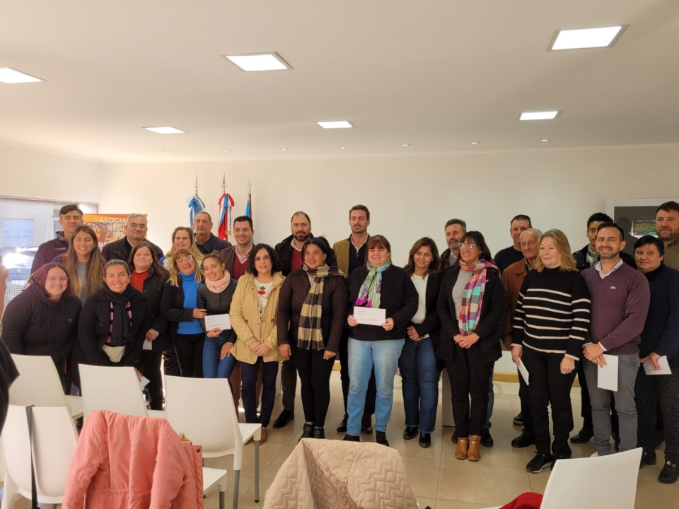 Emprendedores de Rafaela recibieron créditos de la Asociación Regional para el Desarrollo