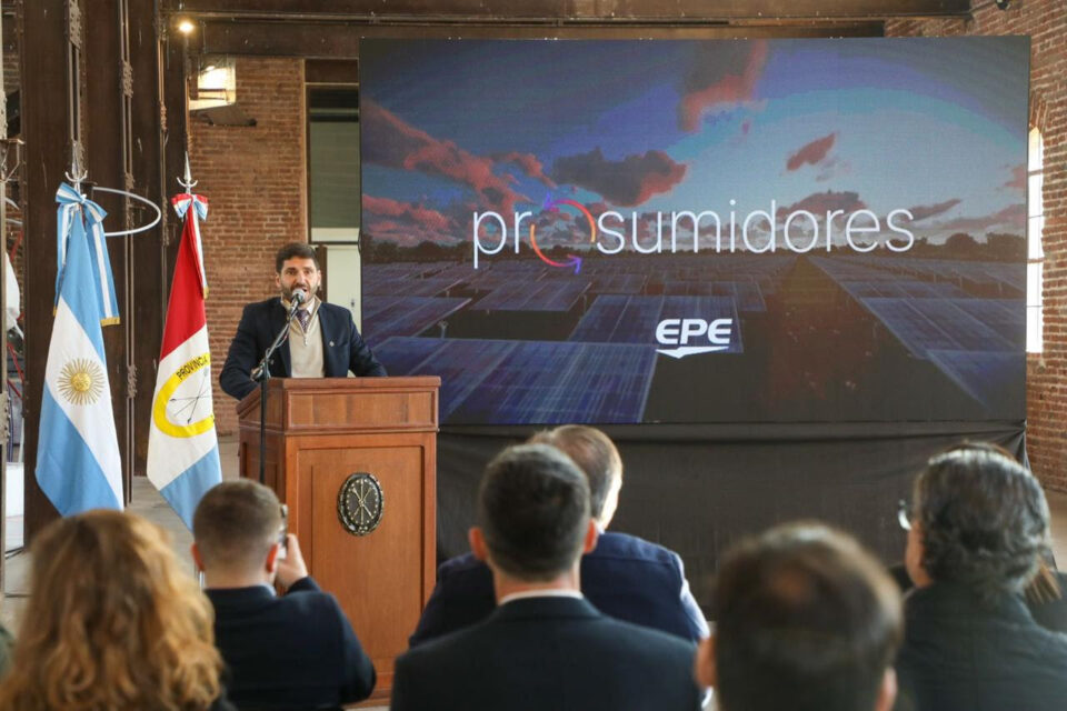 Prosumidores 4.0: Provincia relanzó el programa para que residenciales e industrias generen energía limpia