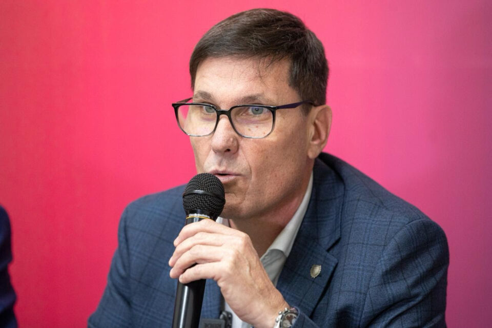 “Los gremios toman una medida injusta que afecta a los chicos y sus familias”