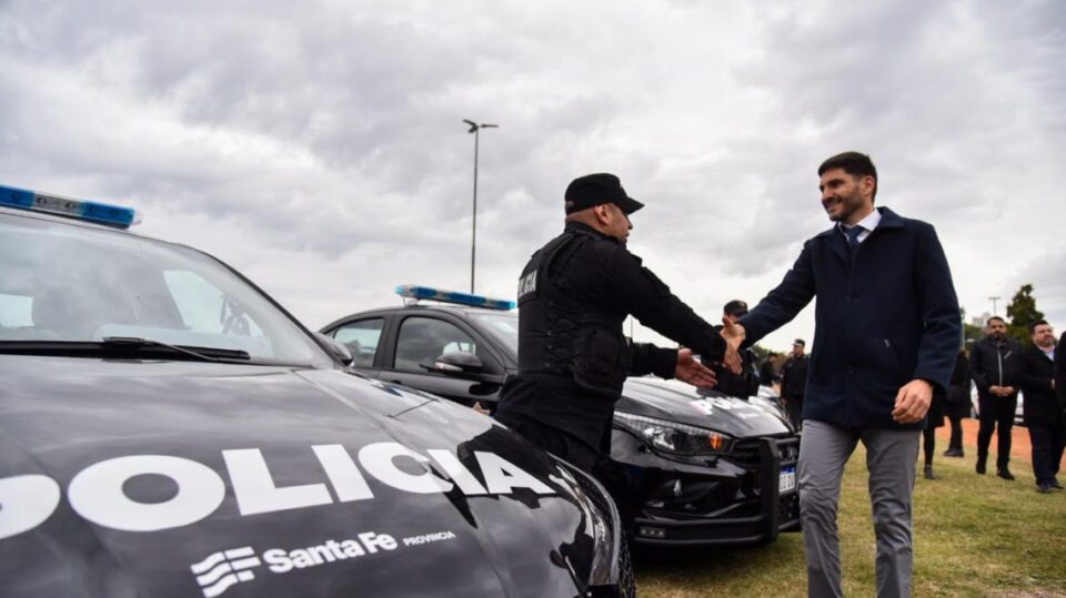 Pullaro: “Seguimos trabajando para que nuestra policía tenga los recursos necesarios para combatir el delito”