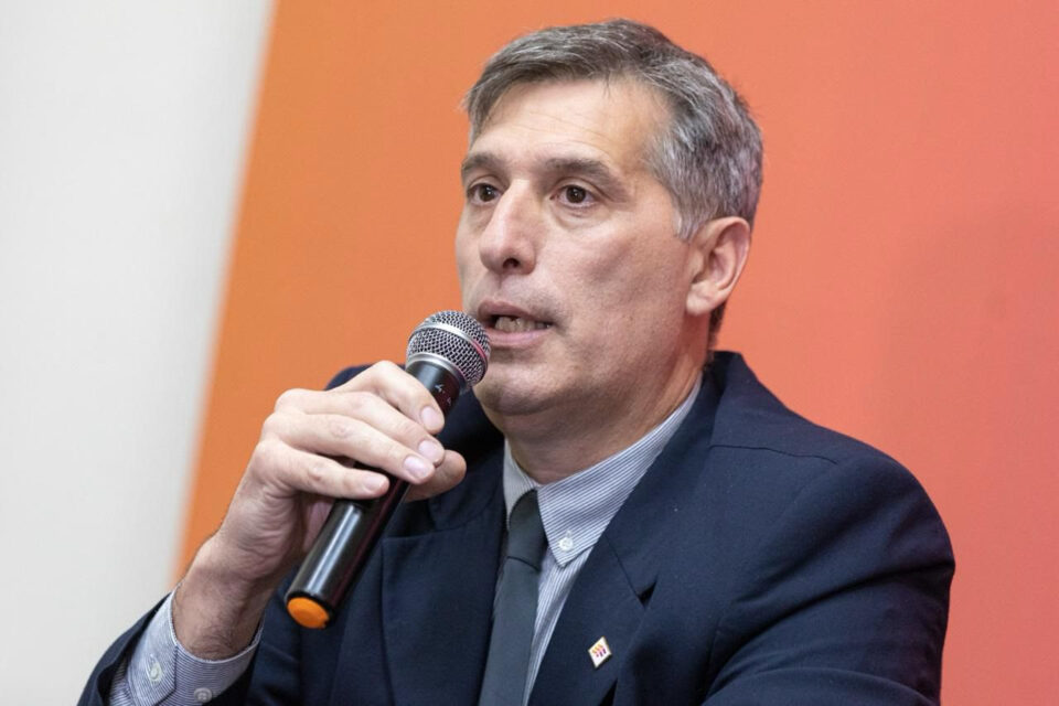 Olivares: “La Provincia hace un gran esfuerzo para que los salarios acompañen la inflación”