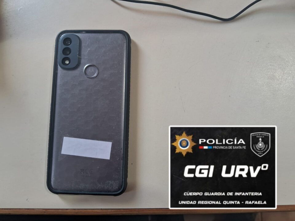 San Vicente  RECUPERARON UN TELÉFONO CELULAR
