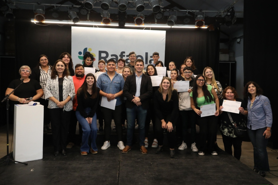 El municipio entregó certificados de cursos de capacitación