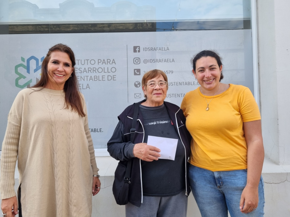 Se entregaron más de 650 kits de semillas a vecinos de la ciudad