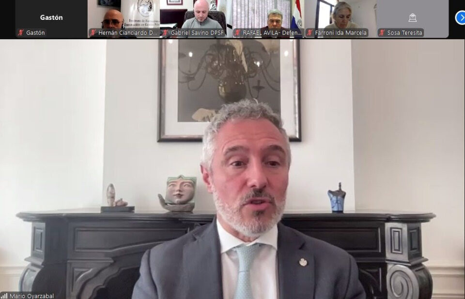 El embajador argentino en La Haya disertó sobre Inteligencia Artificial y derechos humanos