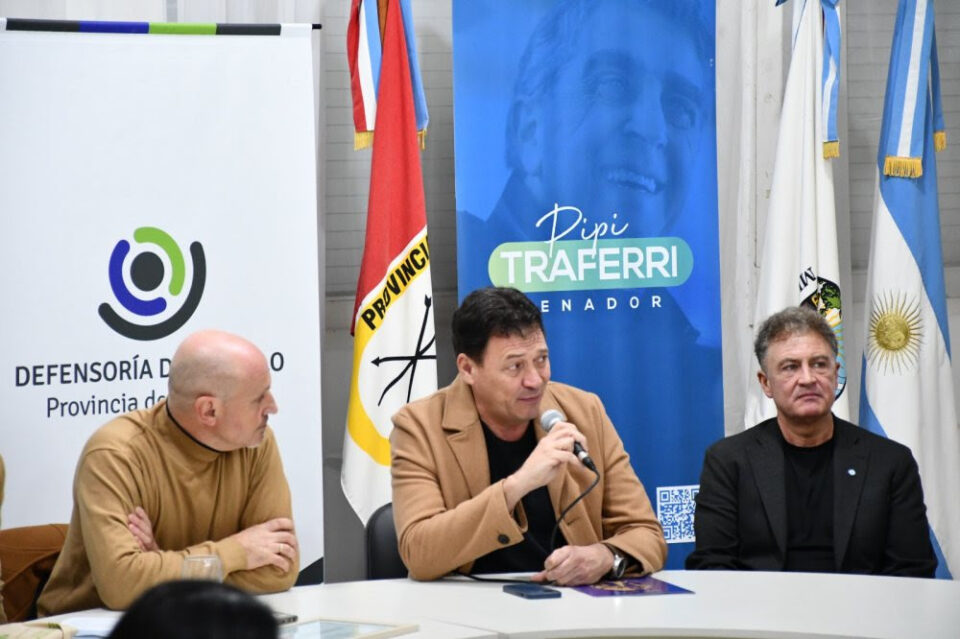 Savino encabezó el Coloquio de Gobernanza en Red en San Lorenzo