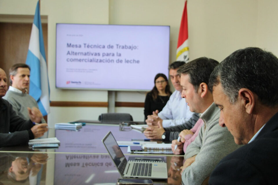 La Provincia trabaja para fortalecer relación comercial entre productores e industrias