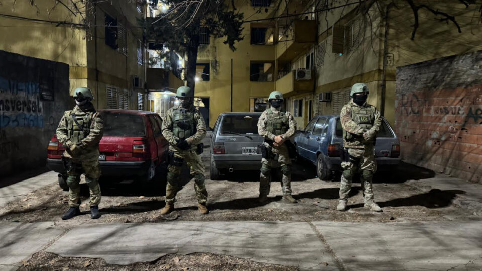 Allanamientos y cinco detenidos por la Policía de Santa Fe en zona oeste de Rosario