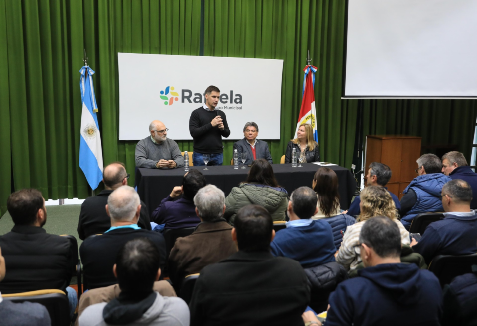 El intendente Leonardo Viotti encabezó una reunión estratégica para enfrentar incendios forestales en la provincia
