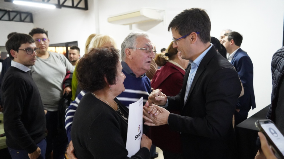 El intendente Leonardo Viotti entregó escrituras en el marco de “Protege tu casa”