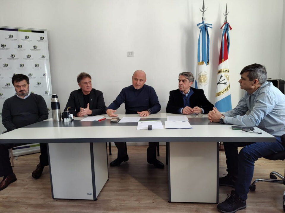 Savino firmó el convenio para la apertura de una oficina de la Defensoría en Capitán Bermúdez