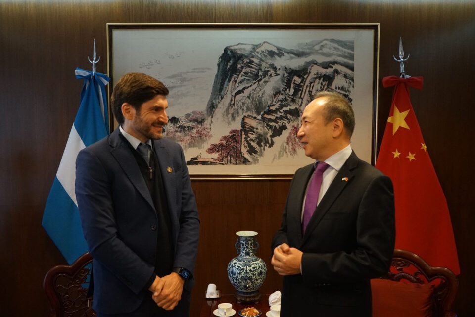 Con la mira en el Santa Fe Business Forum, Pullaro se reunió con el embajador de China