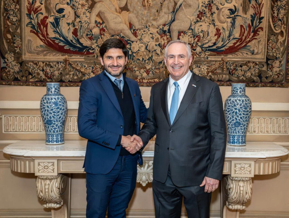 Con foco en la seguridad y el comercio, Pullaro se reunió con el embajador de Estados Unidos