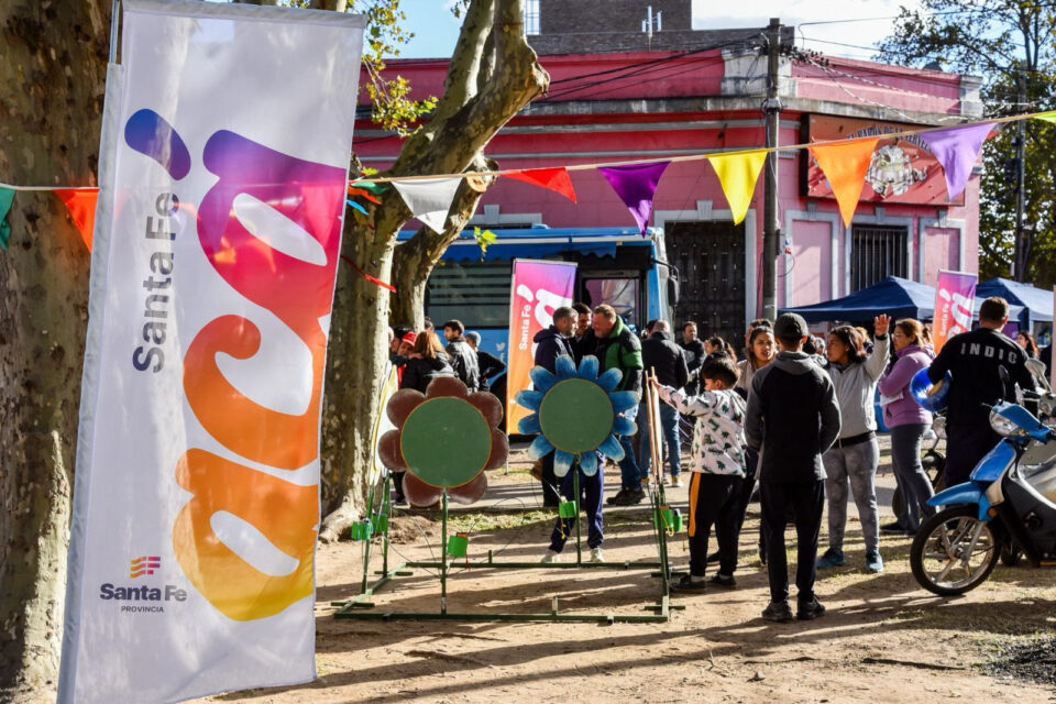 Santa Fe Acá acerca el Estado Provincial a los vecinos con salud, juegos y acciones de concientización
