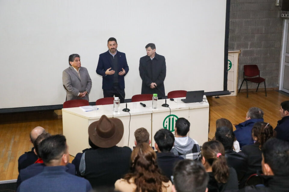 Coordinan acciones para la prevención de incendios forestales en toda la provincia