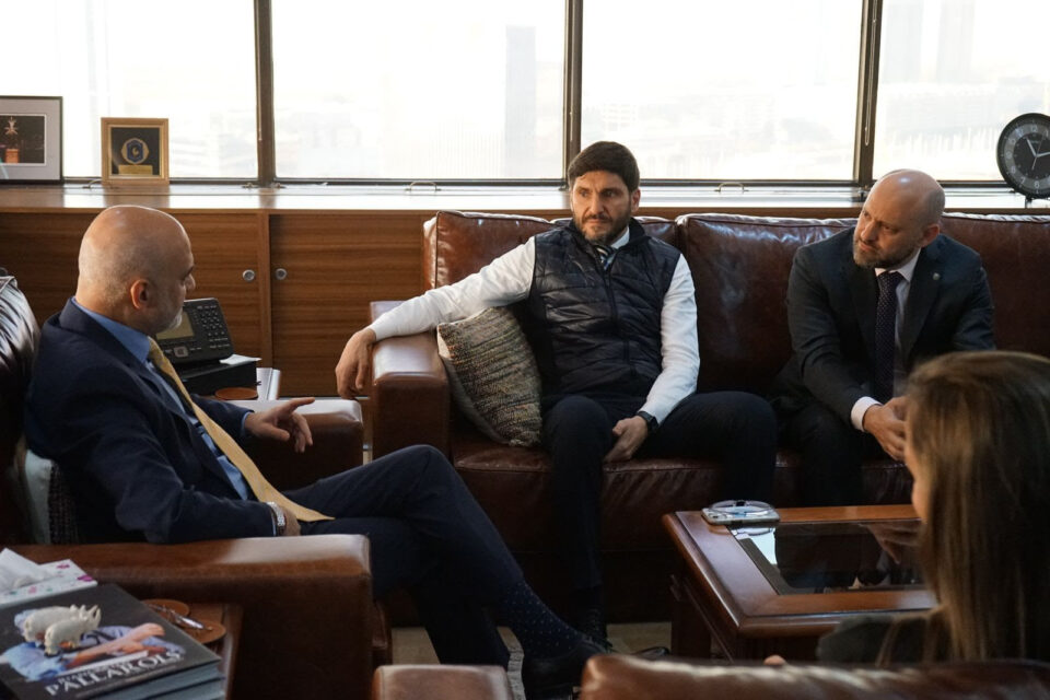 Con la mira en el Santa Fe Business Forum, Pullaro se reunió con el embajador de la India