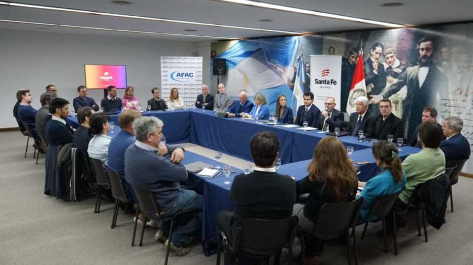 Autopartistas se reunieron en la Casa de Santa Fe para analizar el contexto del sector