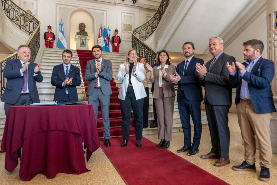 Pullaro, con Torres y Frigerio: “Nuestras provincias deben ser socias estratégicas para fortalecer sus sistemas productivos”