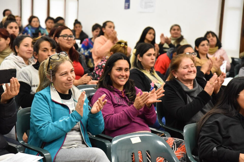 Nueva Oportunidad: finalizó el ciclo de formación a acompañantes