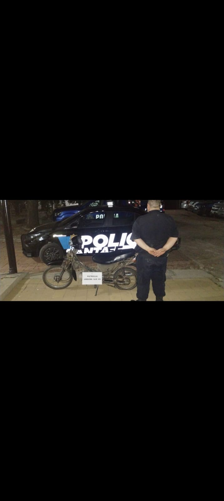 HELVECIA: EFECTIVOS DE LA AGRUPACIÓN CUERPO RECUPERARON UNA MOTO SUSTRAIDA DIAS ATRAS Y APREHENDIERON A UN HOMBRE
