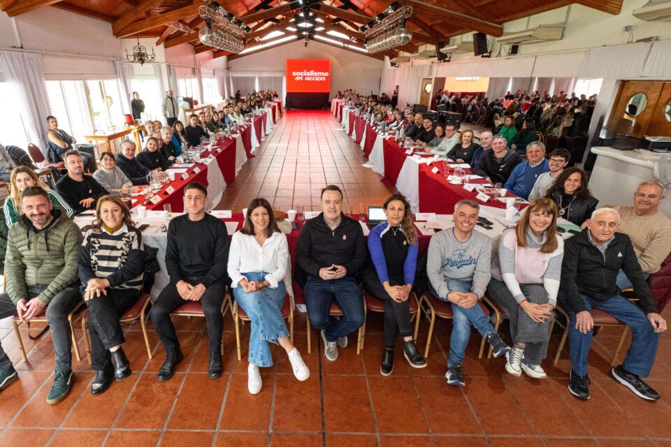 En unidad el Socialismo impulsa una reforma constitucional «que ponga el poder en manos de la gente»