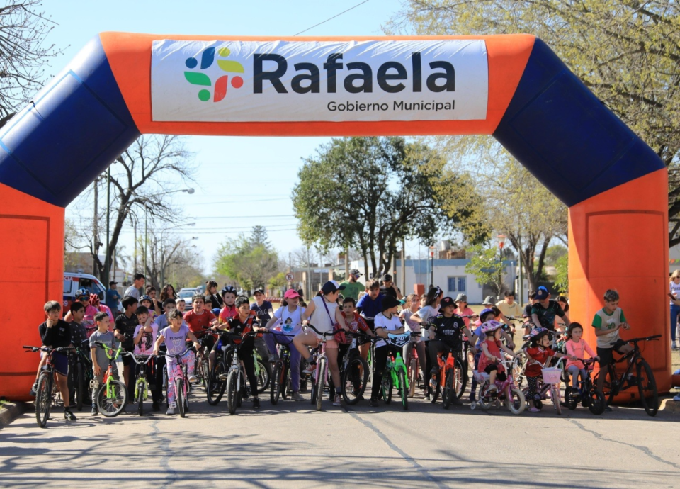 “Ciclismo en los barrios” se sumó a los festejos del barrio Los Nogales