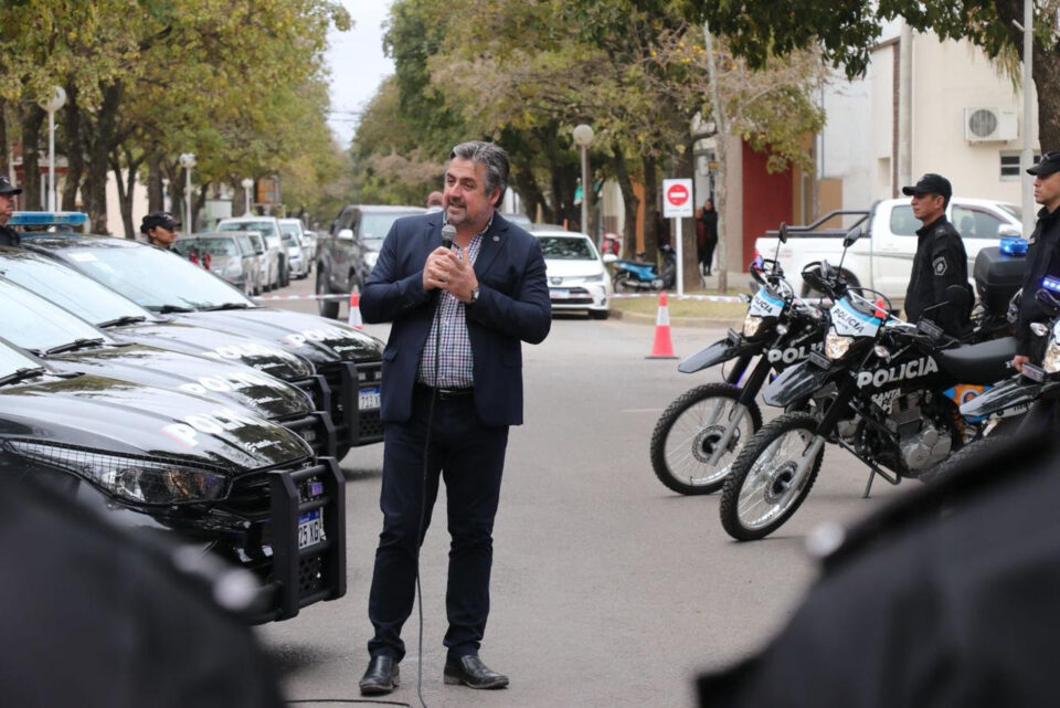 Seguridad: Provincia inició la entrega de motos a la Policía