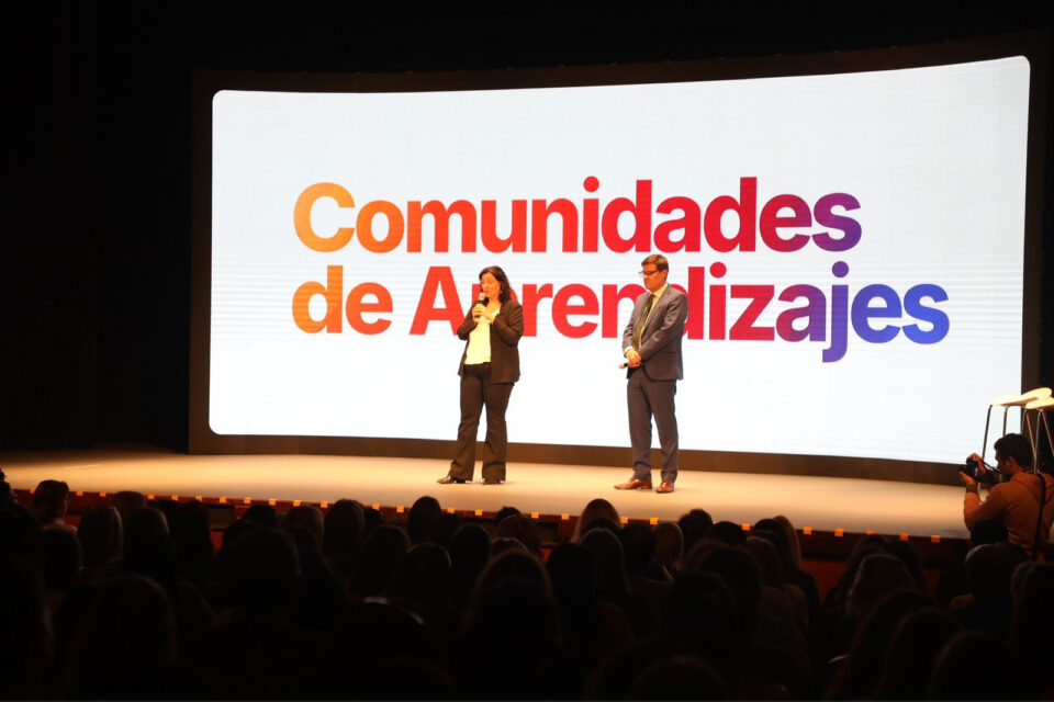 Más de 6000 docentes santafesinos comienzan a capacitarse de manera simultánea