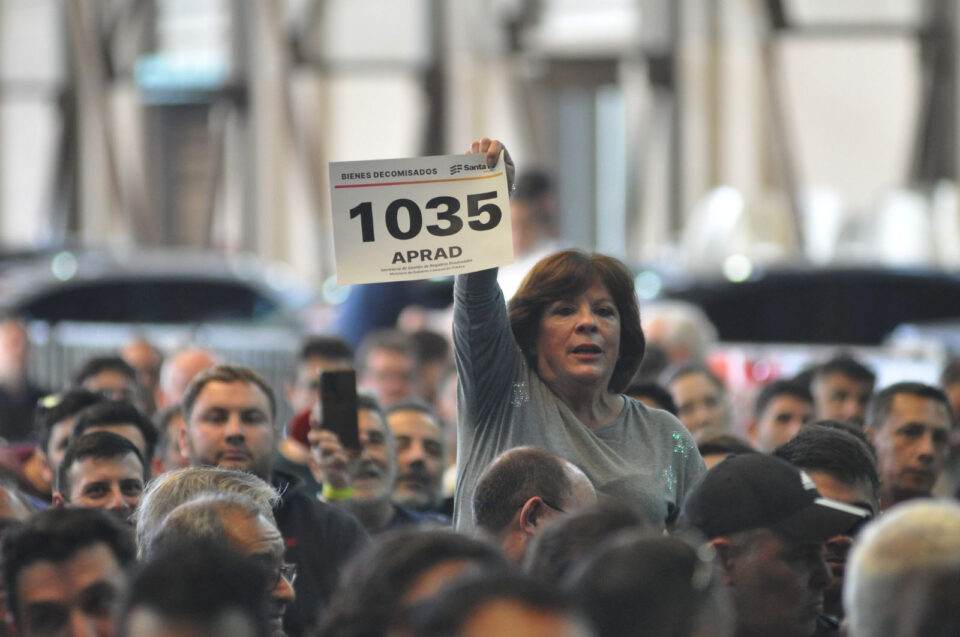 Se recaudaron más de 700 millones de pesos en la subasta de bienes decomisados al delito