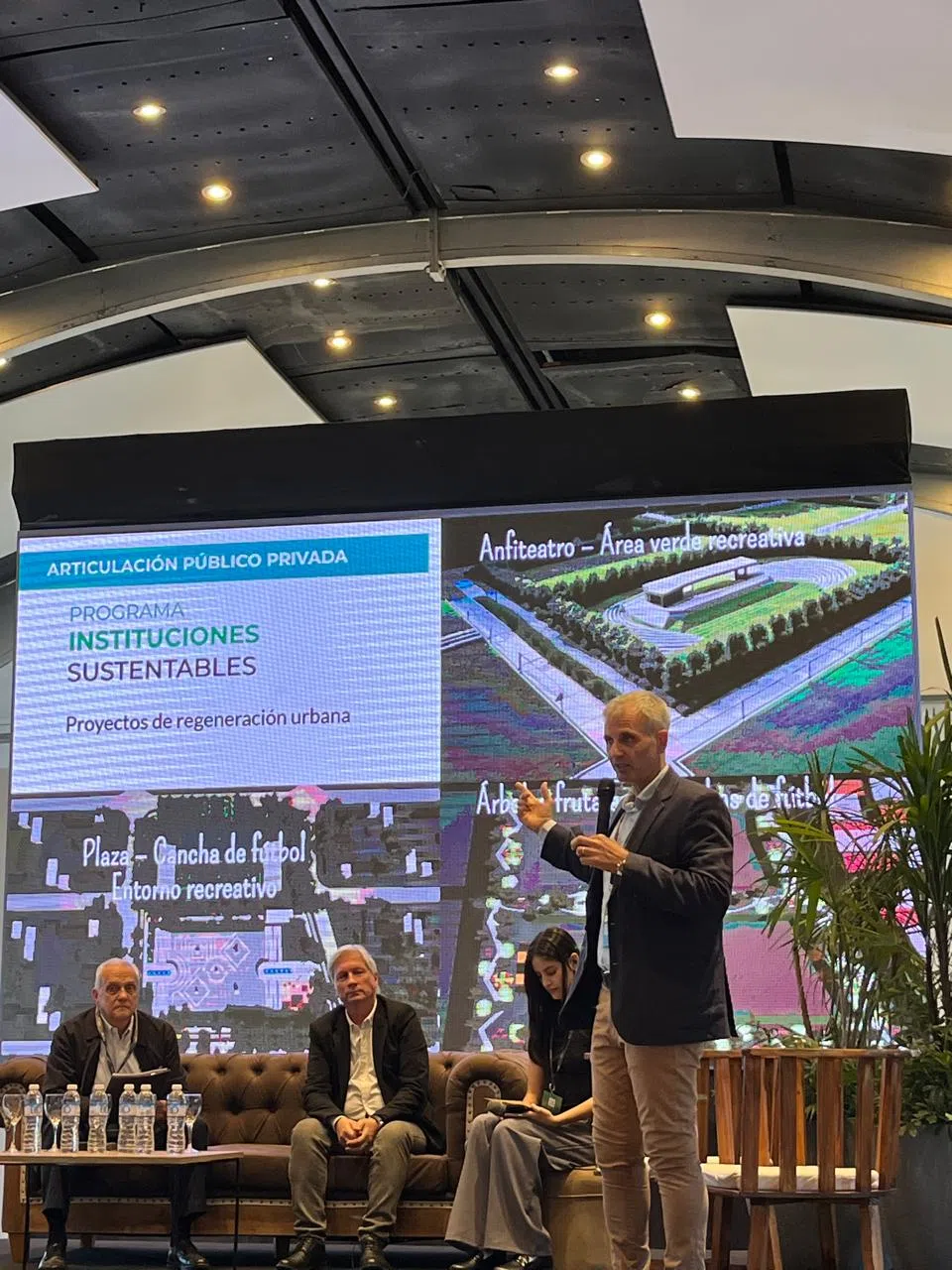 Rafaela estuvo presente en el primer encuentro de Economía Sostenible