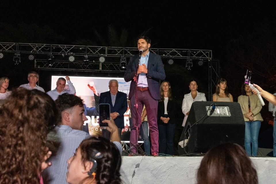 Pullaro acompañó fiesta populares de cuatro departamentos