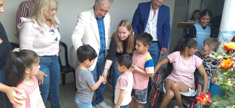 Provincia inauguró un Centro de Día en Gregoria Pérez de Denis
