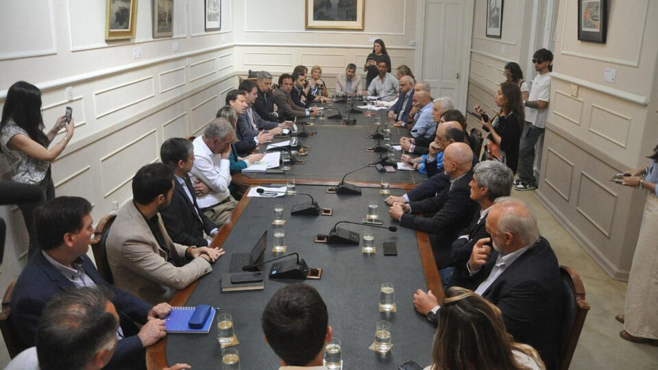 “Limitar el dragado de la Hidrovía hacia el norte perjudica al corazón del Interior productivo de la Argentina”