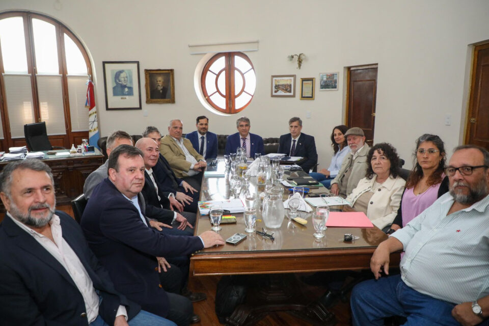 Paritarias: Provincia ofreció 12 % de recomposición salarial para los últimos tres meses del año