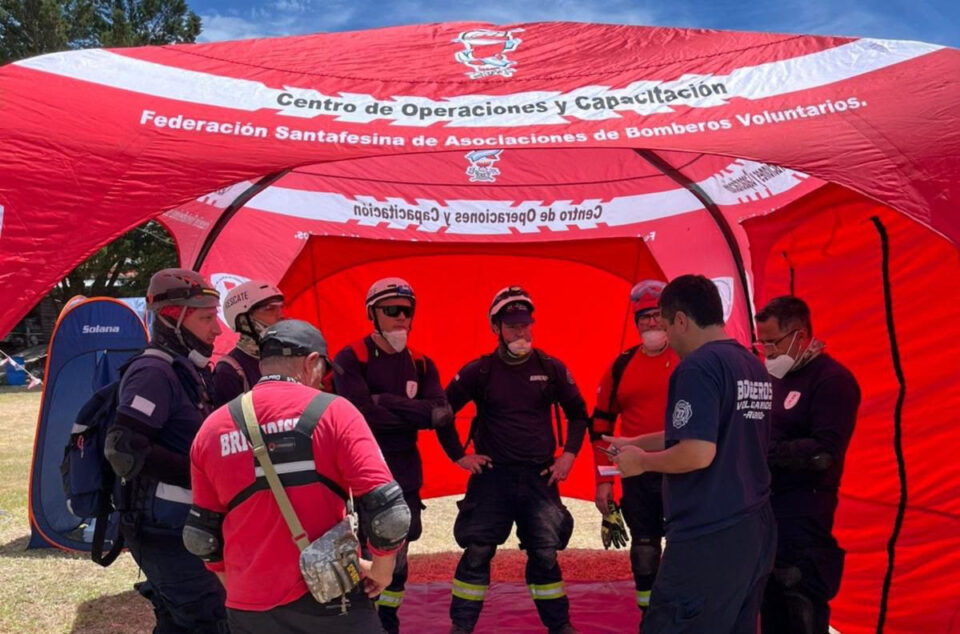 Finalizó la labor de los brigadistas de Santa Fe en Villa Gesell por el derrumbe del hotel