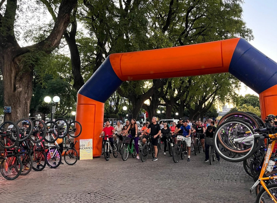 Bicicleteada por las calles de la ciudad