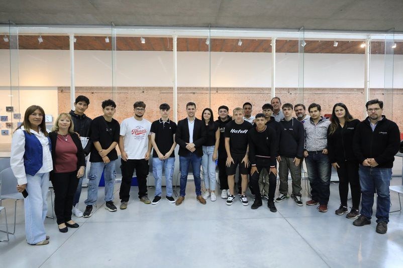 Reconocimiento a estudiantes secundarios por sus prácticas profesionalizantes