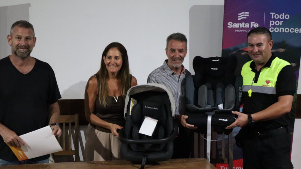 Operativo Verano: Provincia entrega sillas para el traslado seguro de niños