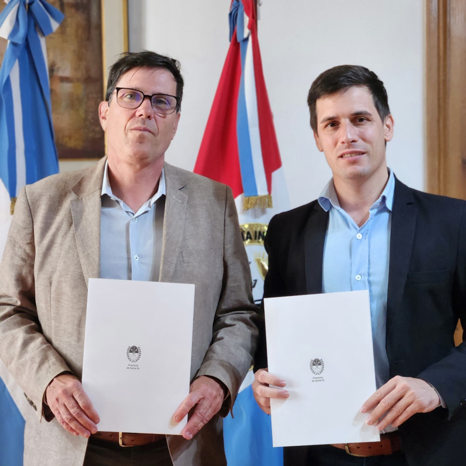 10 nuevas aulas para Rafaela: Viotti firmó un convenio clave con Provincia