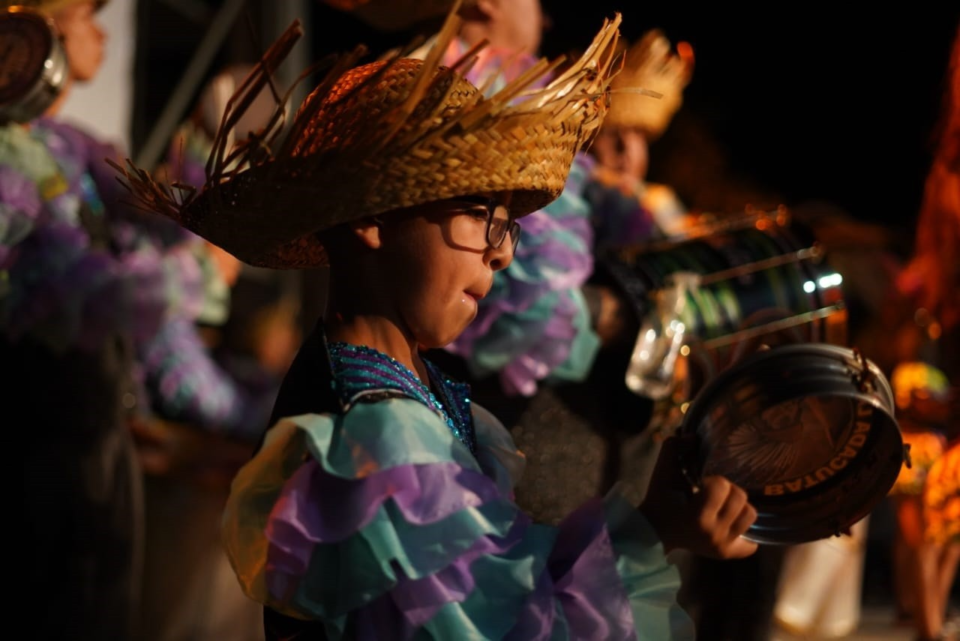 El Precarnaval empieza a recorrer los barrios de la ciudad